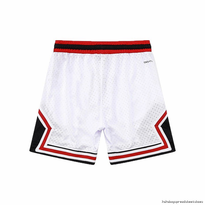 AJ sporty white shorts