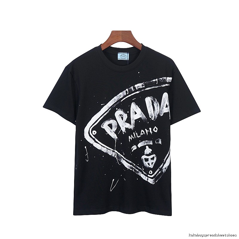 Amiri Travel Logo T-shirt Black Small AM with Modern Look
