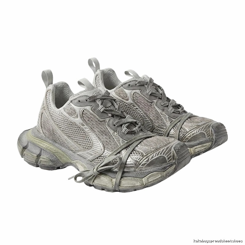 Balenciaga retro-style grey sports shoes