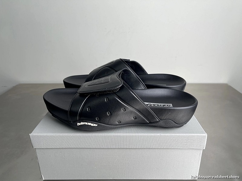 Balenciaga Thick-Soled Embossed Cool Street-style Black Slides