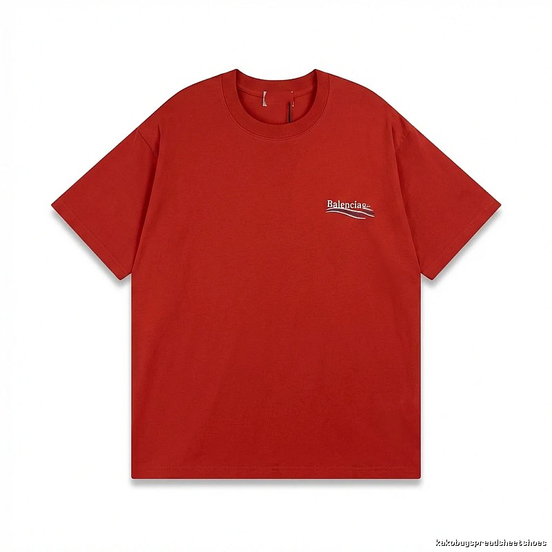 Balenciaga's simple-style red T-shirt
