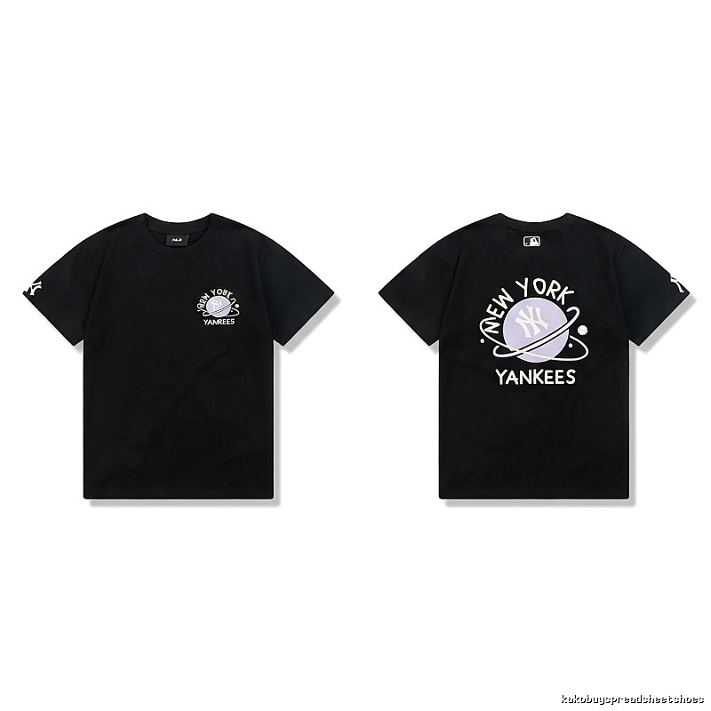 Black T-shirt of MLB New York Yankees