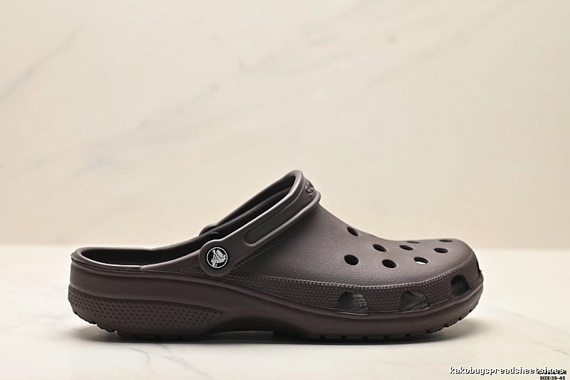 Crocs Classic Clog in Dark Brown
