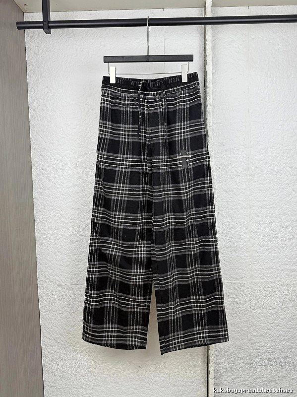 Daily Edit Plaid Wide Trousers in Black And Gray