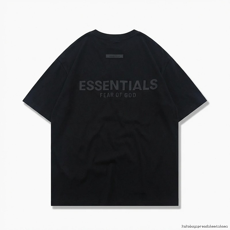 ESSENTIALS minimalist style black T-shirt