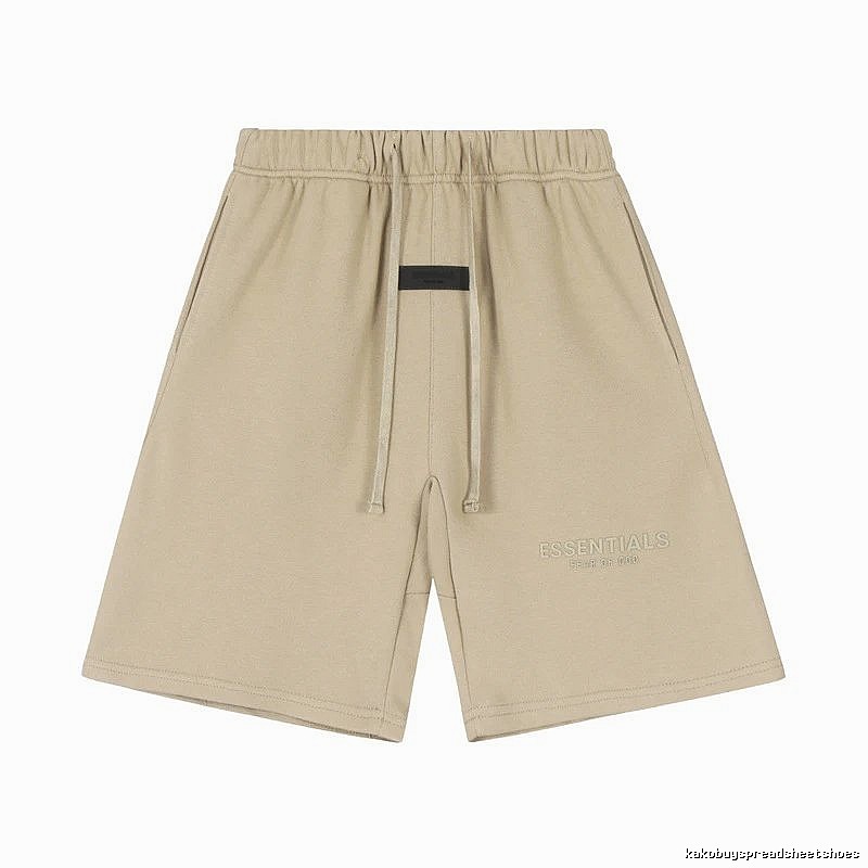 ESSENTIALS minimalist style khaki shorts