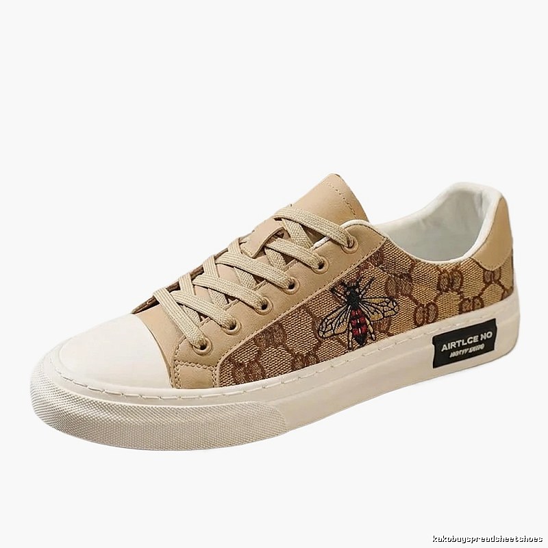 Gucci retro-style bee-printed canvas shoes