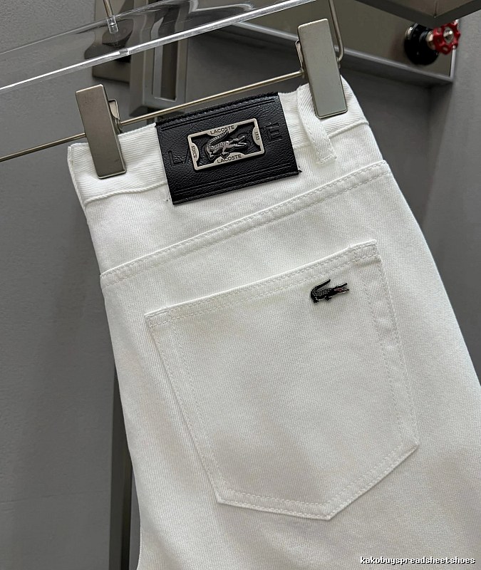 Logo Jeans with green crocodile emblem and clean back pocket - Lacoste Weekend Edit