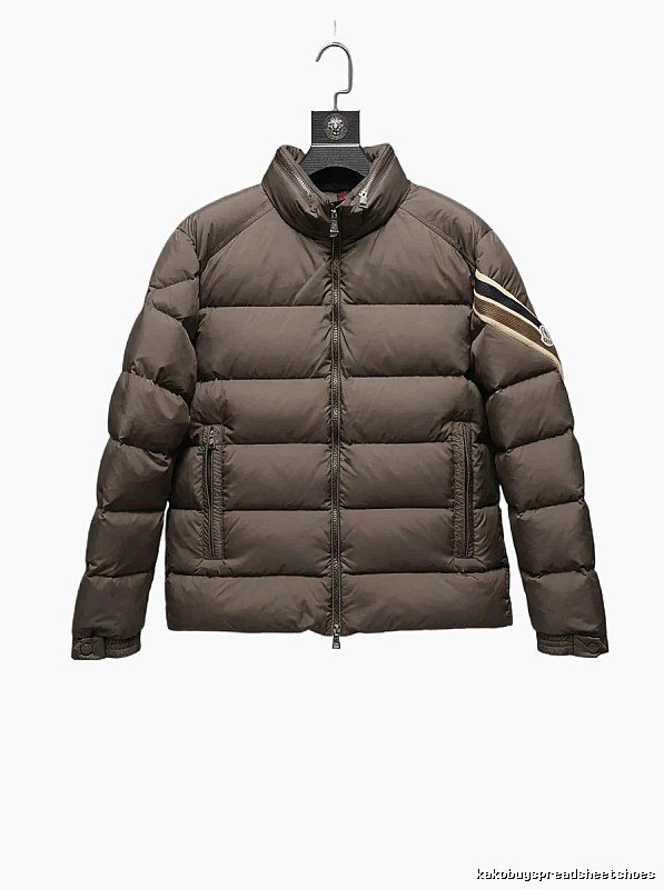 Moncler classic style fashionable coffee-colored down jacket