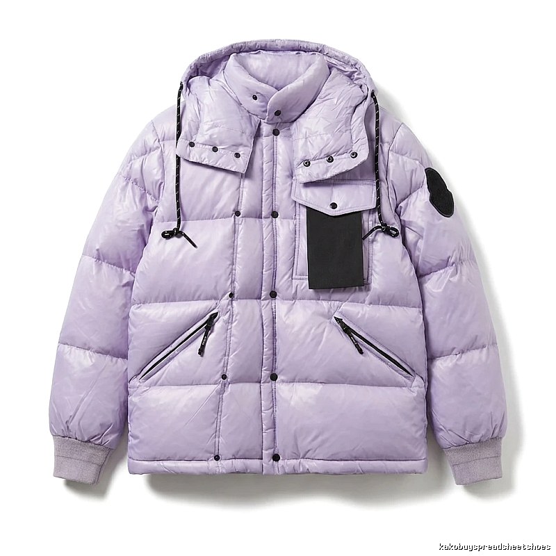 Moncler's trendy and cool series light purple down jacket
