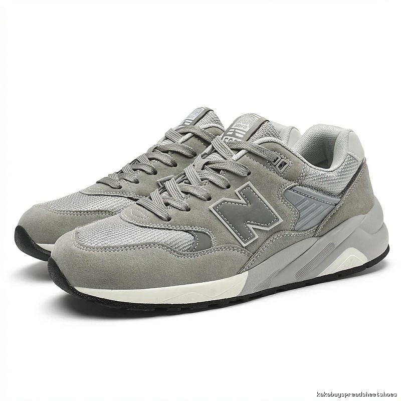 New Balance retro-style grey sports shoes