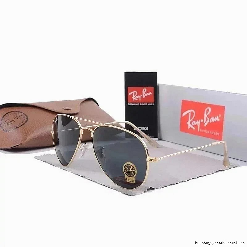 Ray-Ban Gift Ready Aviator sunglasses Metal Frame Sunglasses with Standout Detail