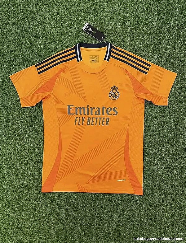 Real Madrid Casual Home soccer jersey White Real Madrid for Streetwear Looks