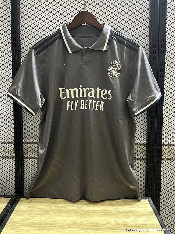 Real Madrid Gift Ready Home soccer jersey White Real Madrid with Standout Detail Select Edition