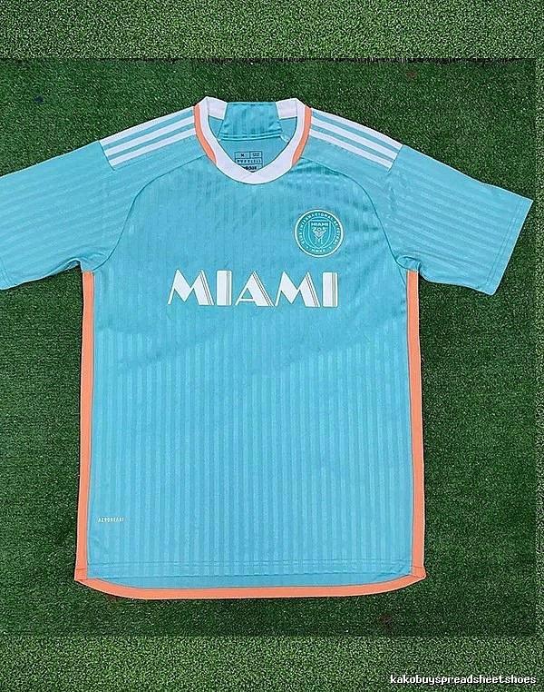 Real Madrid Travel Home soccer jersey White Real Madrid with Soft Visual Tone
