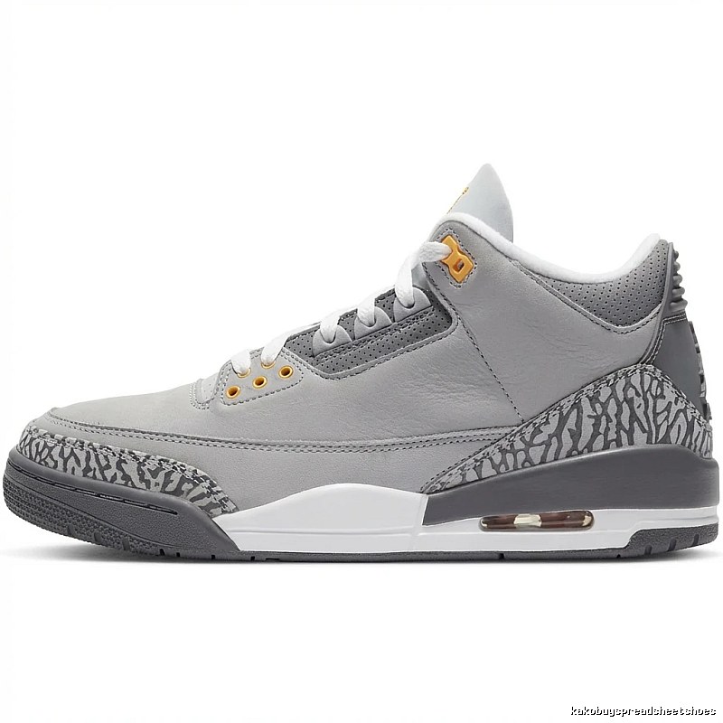 Retro-style grey shoes of Jordan 3