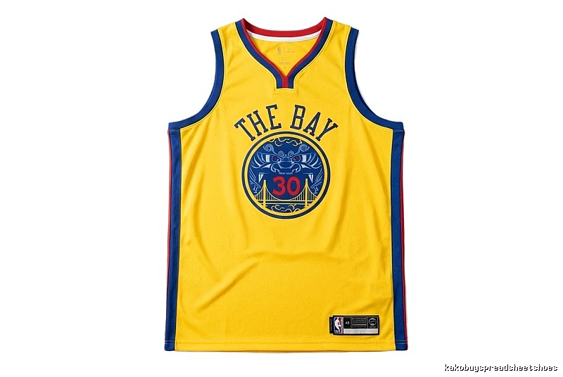 Stephenen Curry's yellow and blue retro-style jersey