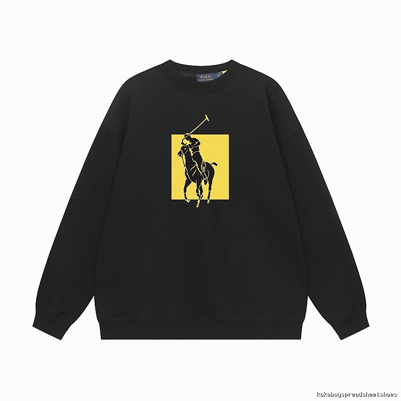 The classic black sweatshirt of Ralph Lauren.