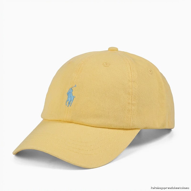 The classic yellow baseball cap of Ralph Lauren.