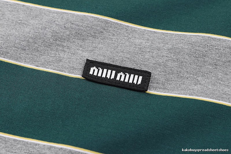 Travel Look Miu Miu Knit Top Graphic Front