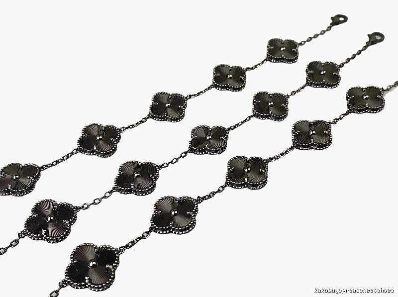 Van Cleef & Arpels Alhambra black bracelet