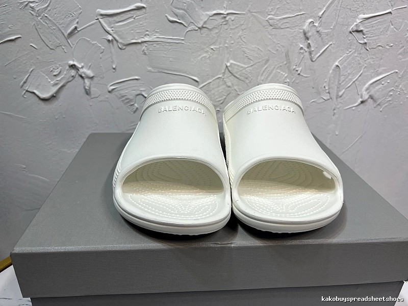 White Slide Sandals with White Open-toe Slide Shape for Streetwear Looks
