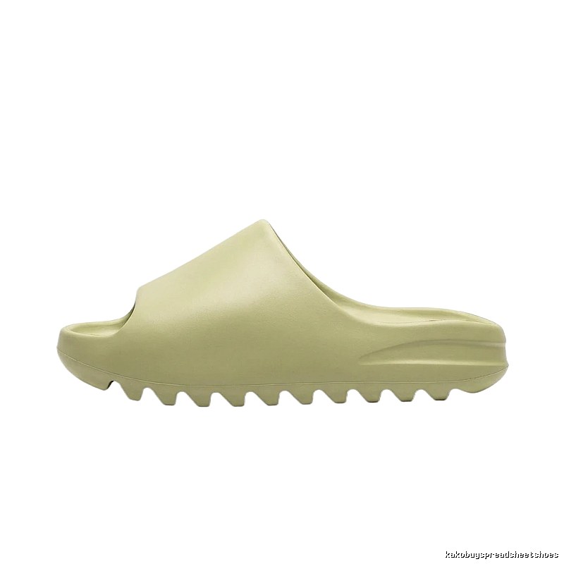 Yeezy Clog in Bean Green